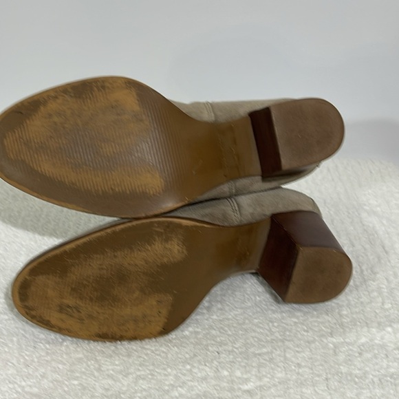 MADEWELL The Regan Boot in Suede Leather Color Tan Size 6 - Picture 6 of 9